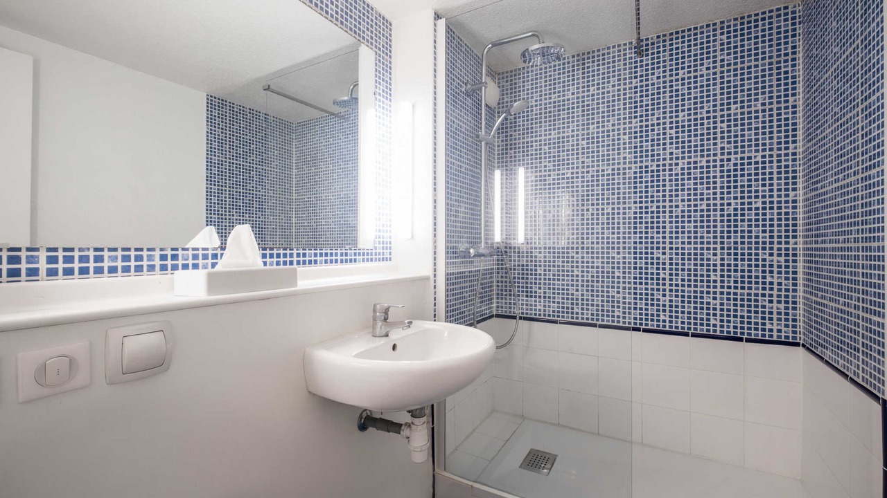 Photo of Bathroom in Rungis