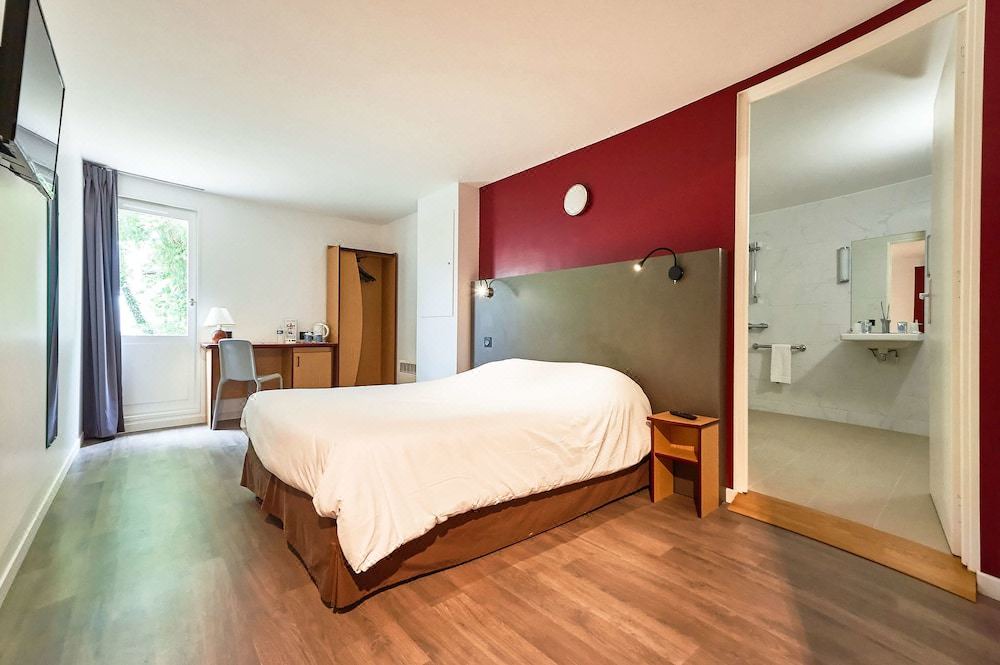 Photo of Bedroom in Nouan-sur-Loire