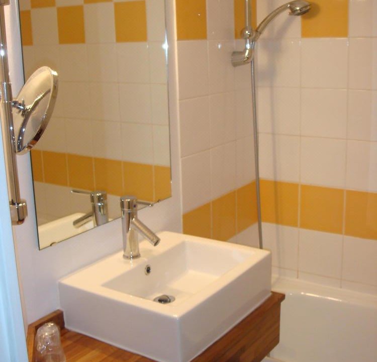 Photo of Bathroom in Cousinerie