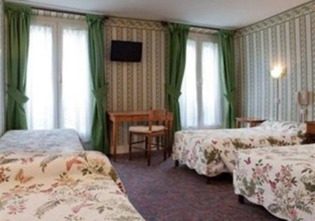Photo of Bedroom in 10th Arrondissement