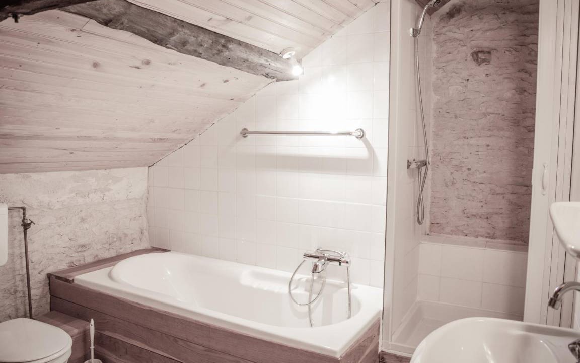 Photo of Bathroom in Puy-l'Eveque