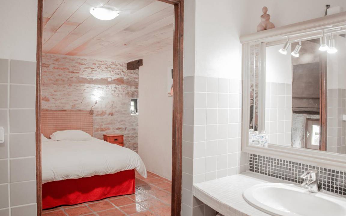 Photo of Bathroom in Puy-l'Eveque