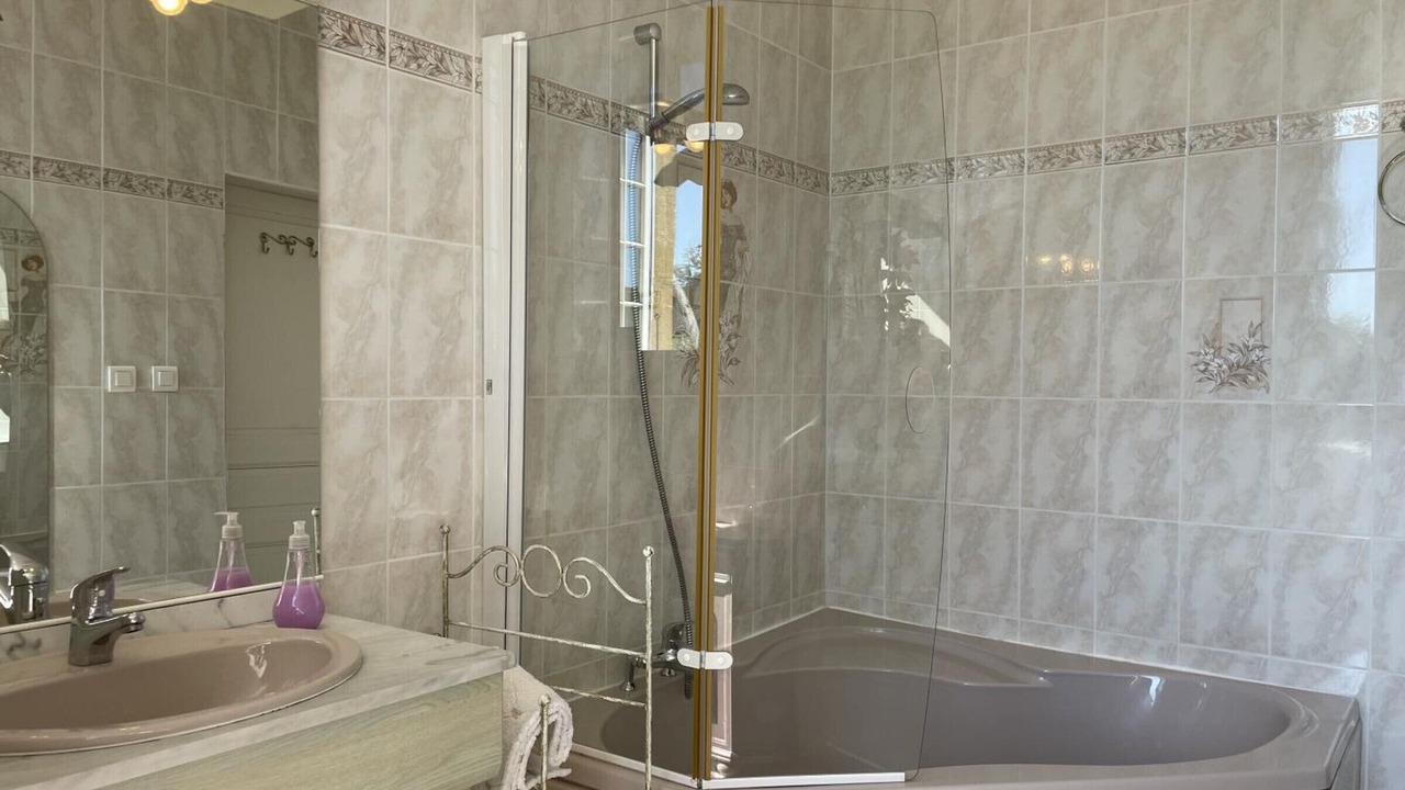 Photo of Bathroom in Pierrefitte-sur-Loire
