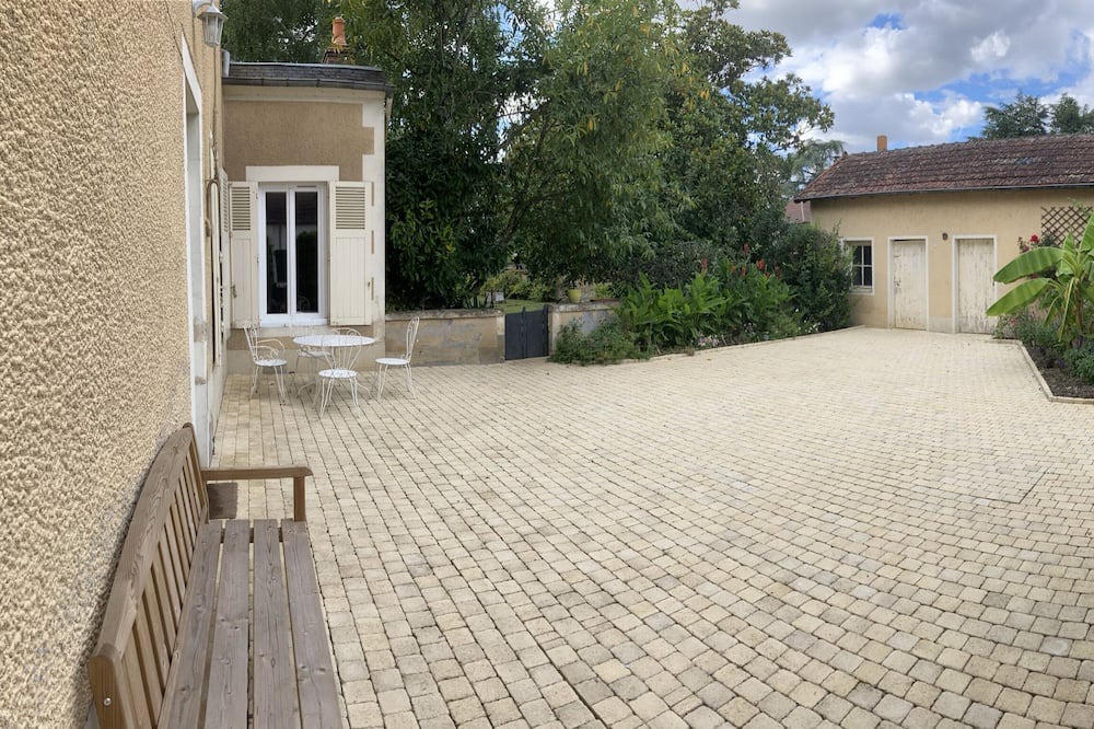 Photo of Outdoor in La Guerche-sur-l'Aubois