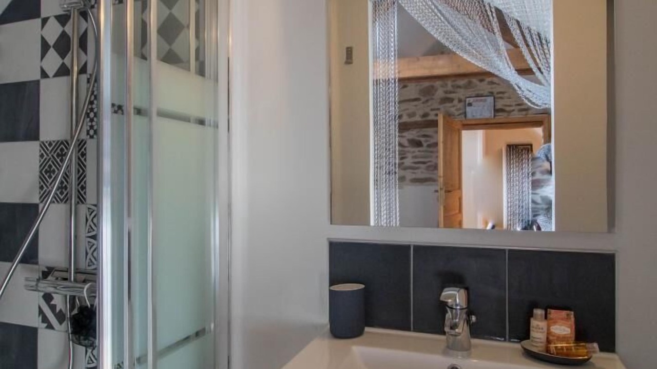 Photo of Bathroom in Lisseuil