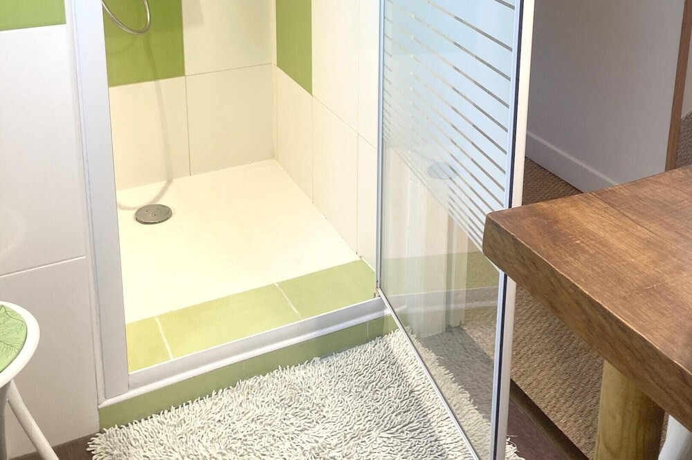 Photo of Bathroom in Jupilles