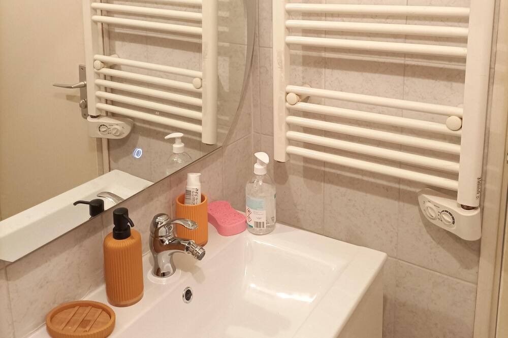 Photo of Bathroom in Montargis