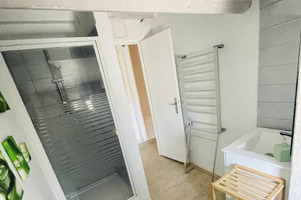 Photo of Bathroom in Courbiac