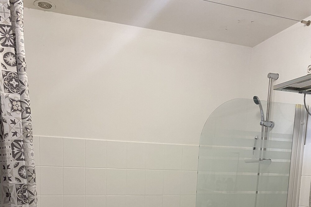 Photo of Bathroom in Chateauneuf-de-Randon