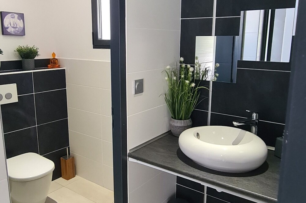 Photo of Bathroom in Villeneuve-de-la-Raho