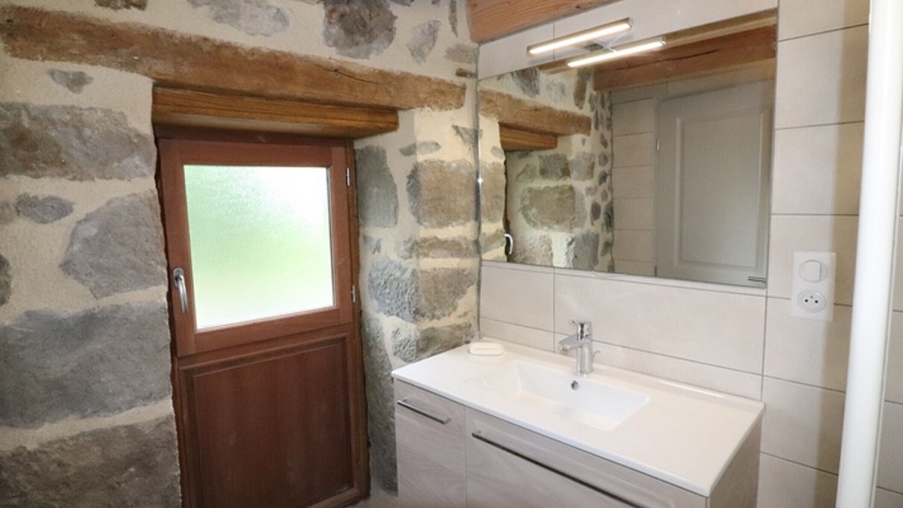 Photo of Bathroom in Saint-Jacques-des-Blats