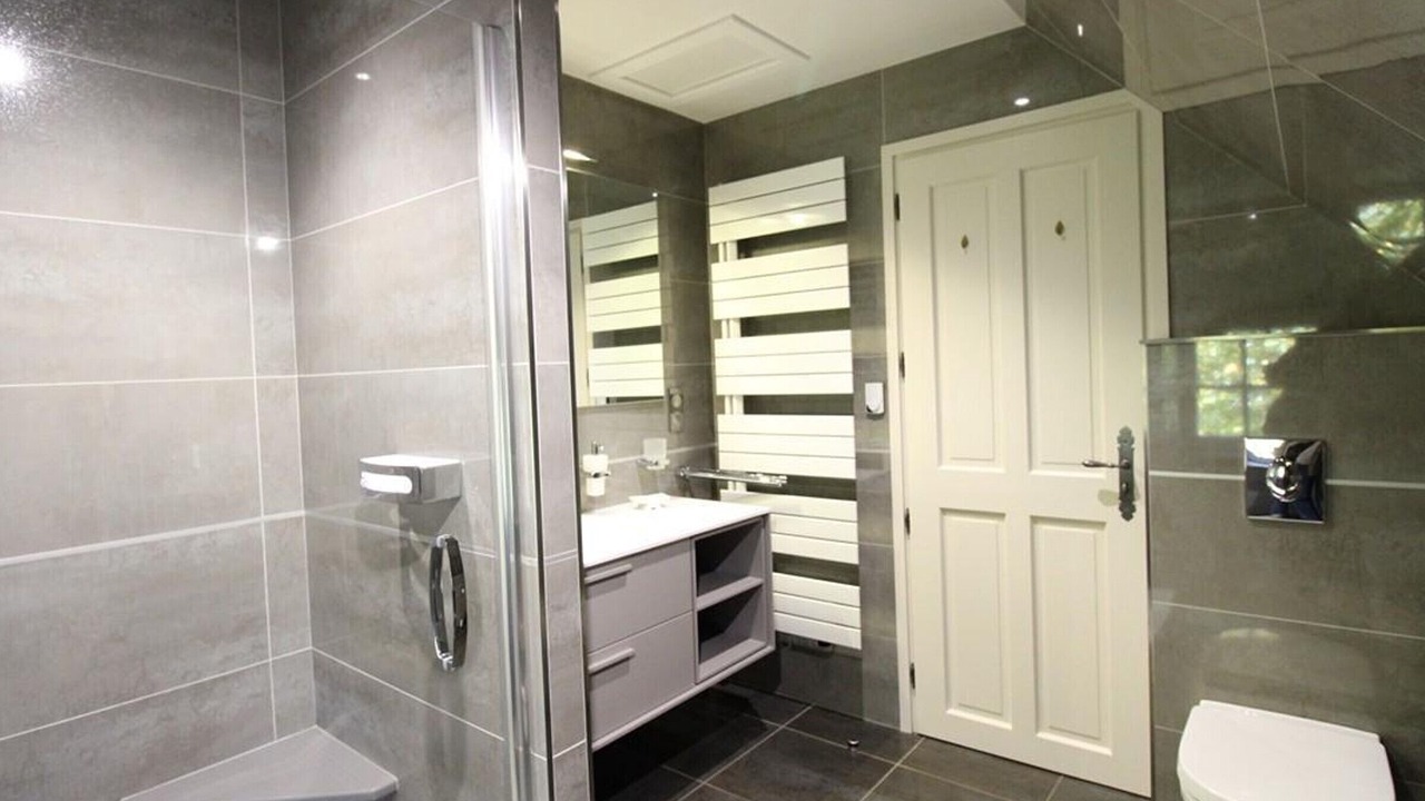 Photo of Bathroom in Les Ternes