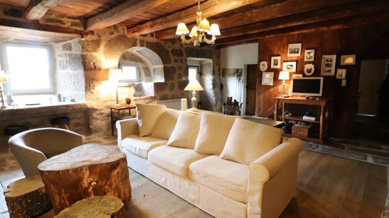Photo of Livingroom in Saint-Remy-de-Chaudes-Aigues