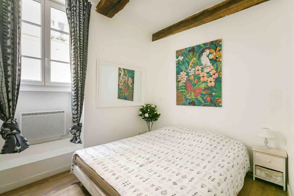 Photo of Bedroom in 5th Arrondissement