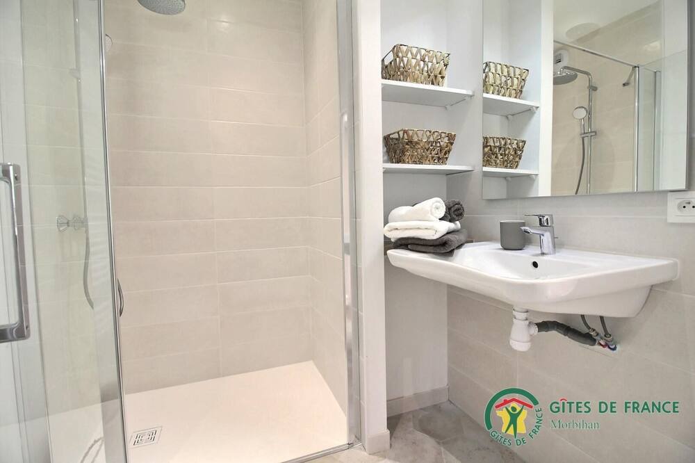 Photo of Bathroom in Taupont