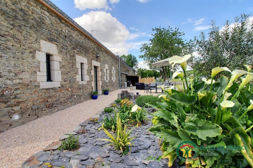Photo of Outdoor in Taupont
