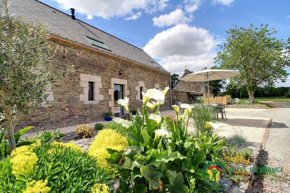 Photo of Outdoor in Taupont