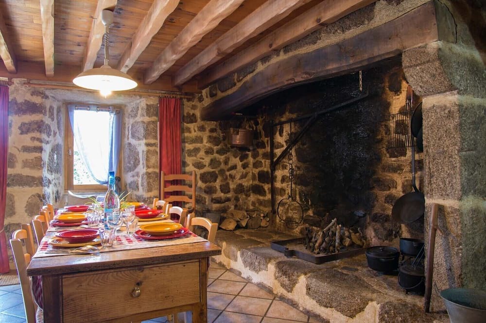 Photo of Livingroom in Saint-Symphorien