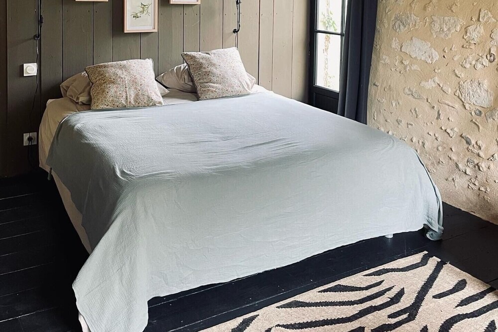 Photo of Bedroom in Male