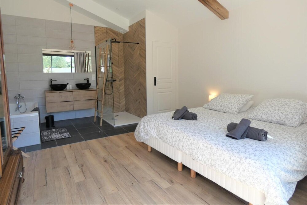 Photo of Bedroom in Saint-Lon-les-Mines