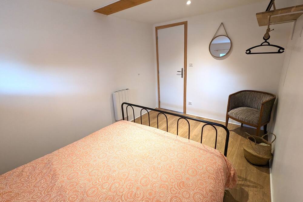 Photo of Bedroom in Chevigny-en-Valiere