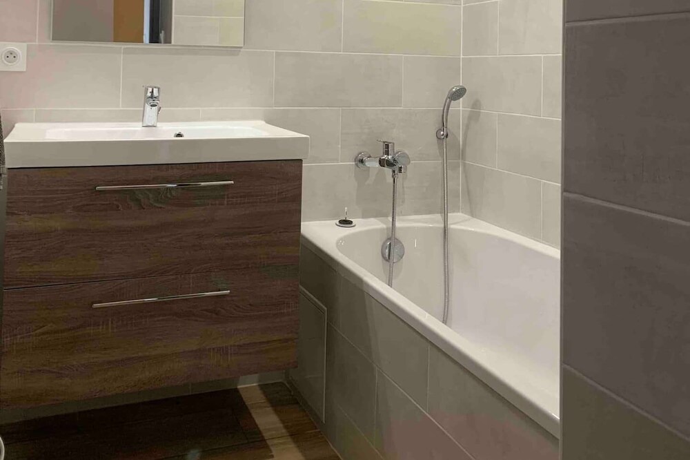 Photo of Bathroom in Aiguillon