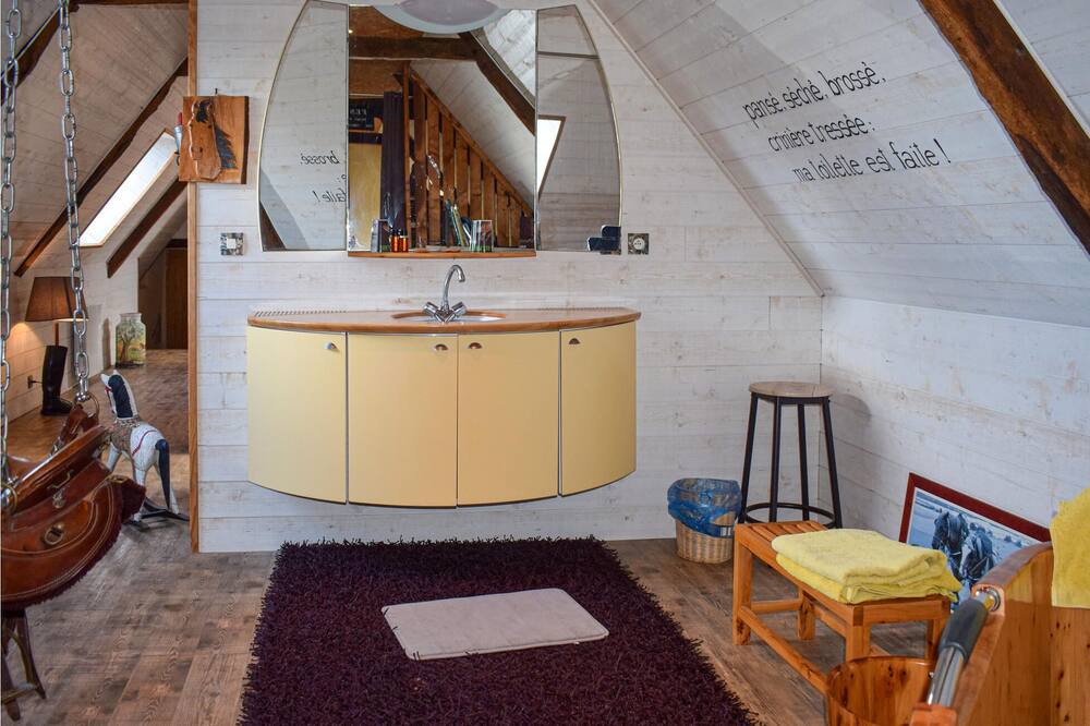 Photo of Bathroom in Gommenec'h