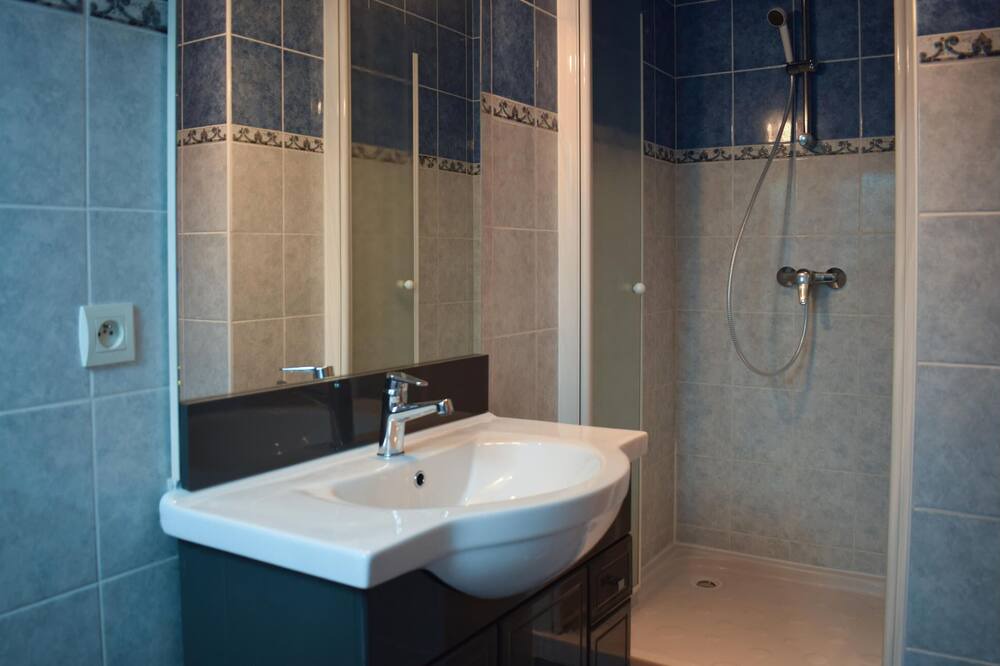 Photo of Bathroom in Gommenec'h