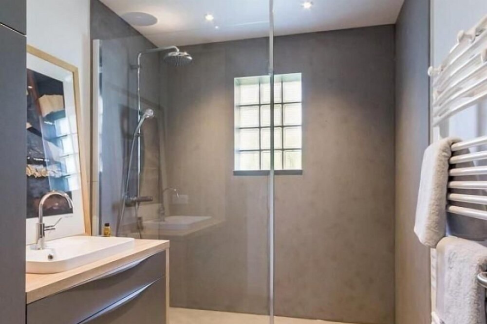 Photo of Bathroom in Le Cellier