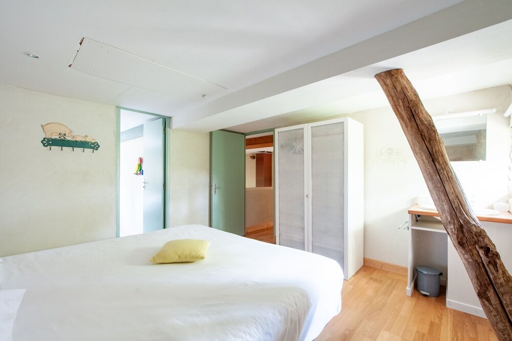 Photo of Bedroom in Degagnac