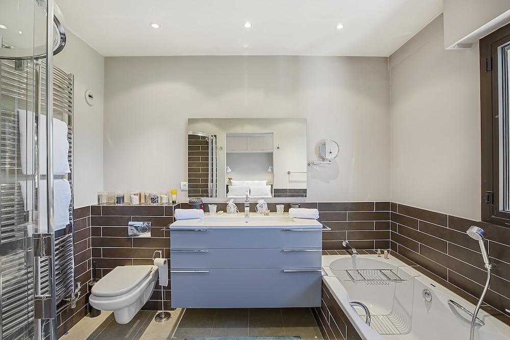 Photo of Bathroom in Valbonne