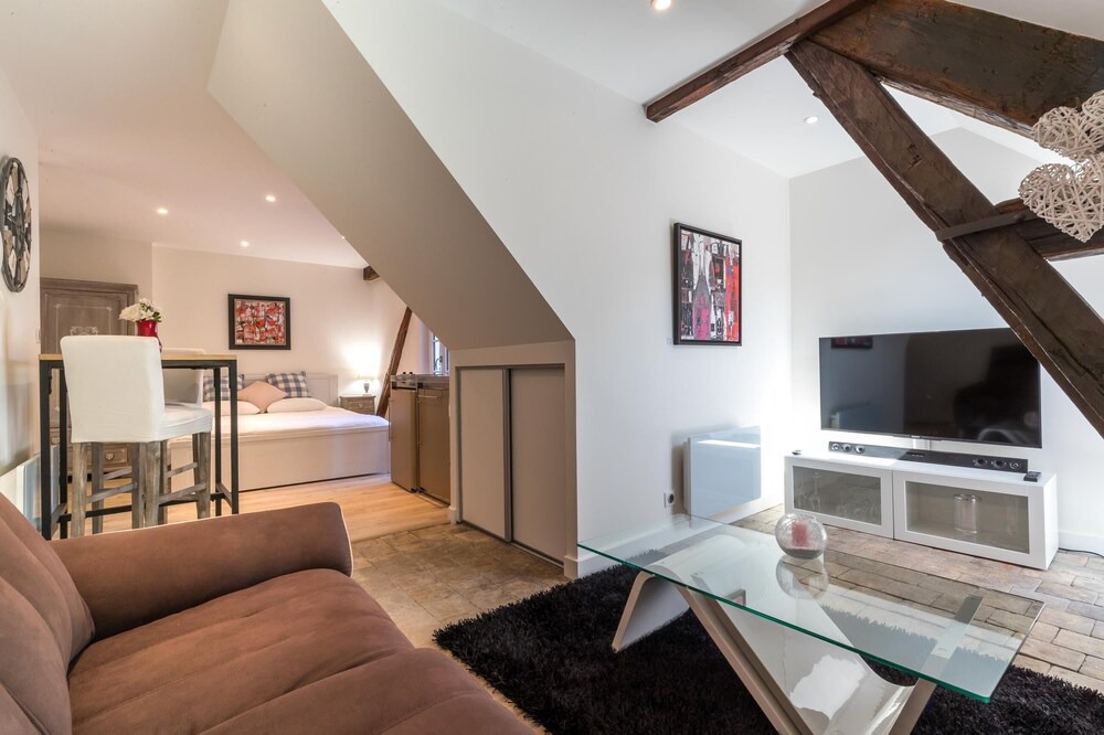 Photo of Livingroom in Beaune City Centre