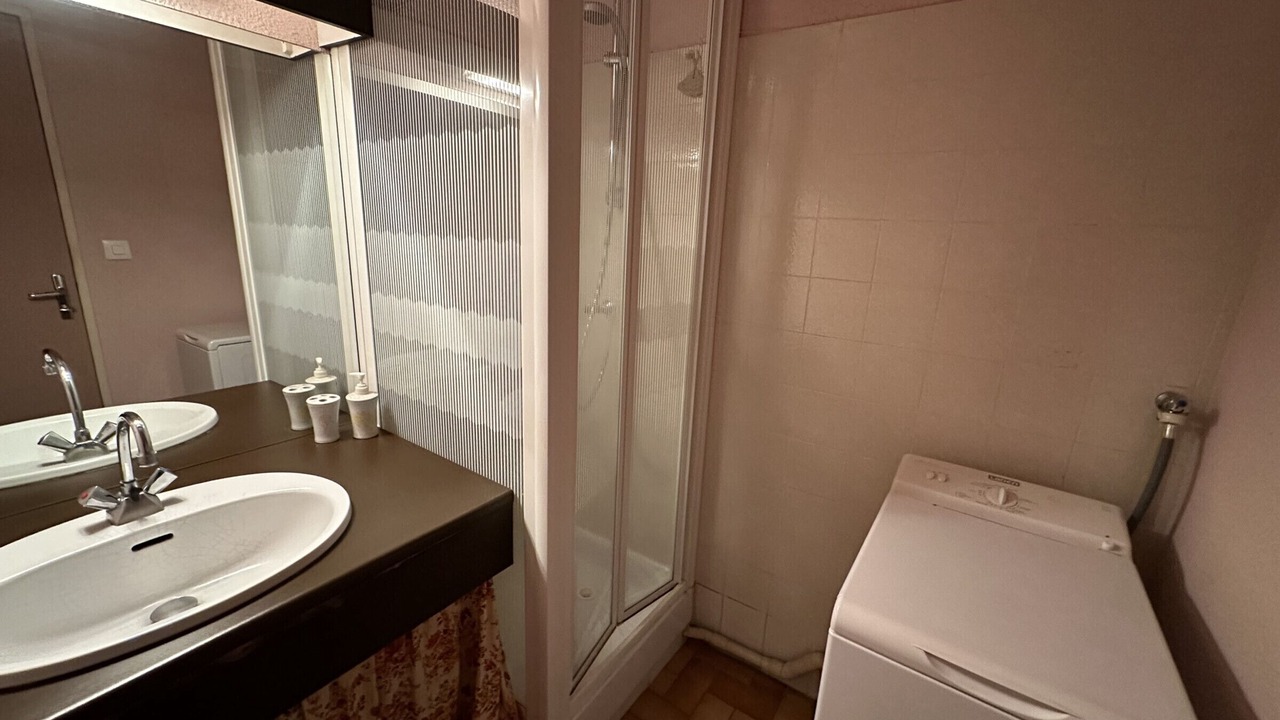 Photo of Bathroom in Port-Vendres