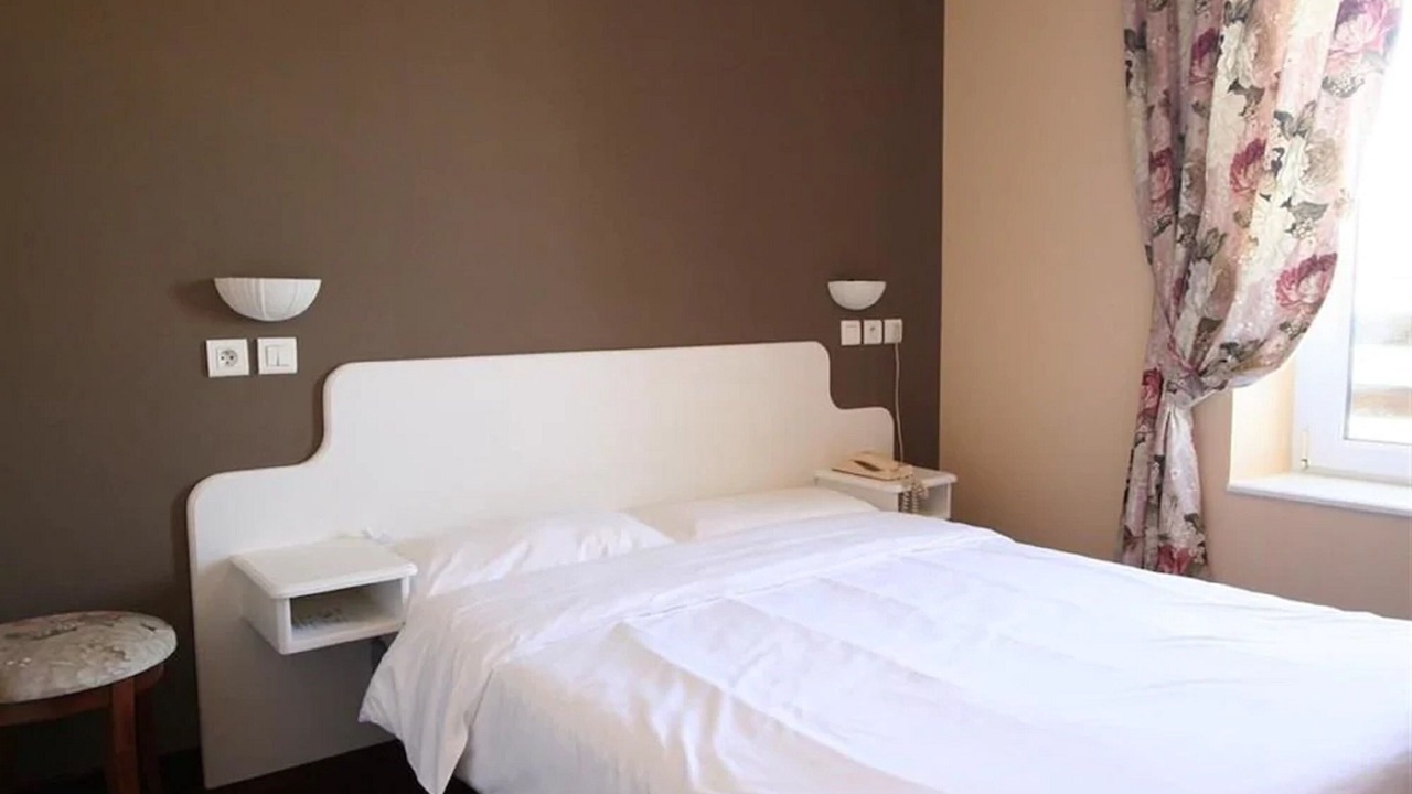Photo of Bedroom in Pontorson