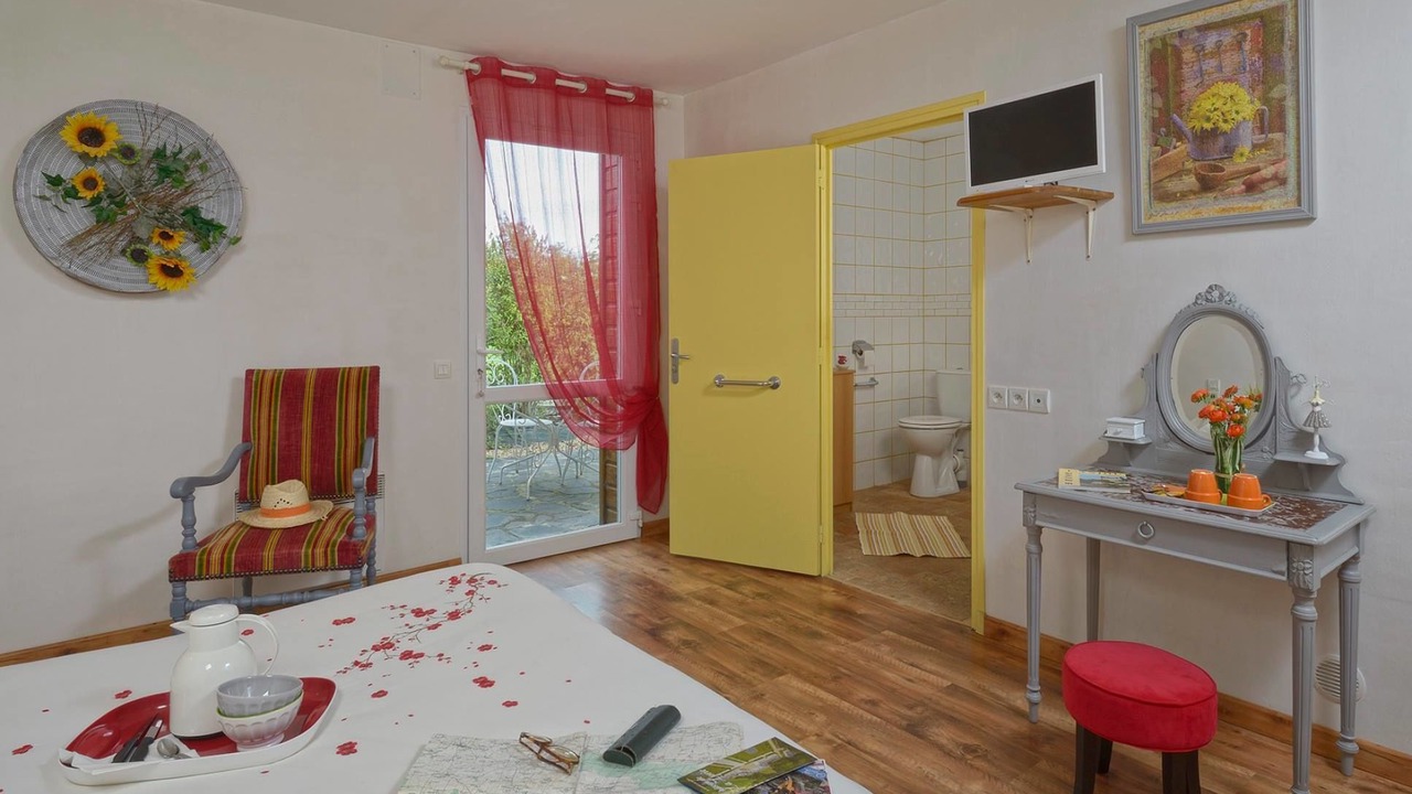 Photo of Bedroom in Sainte-Gemme-d'Andigne