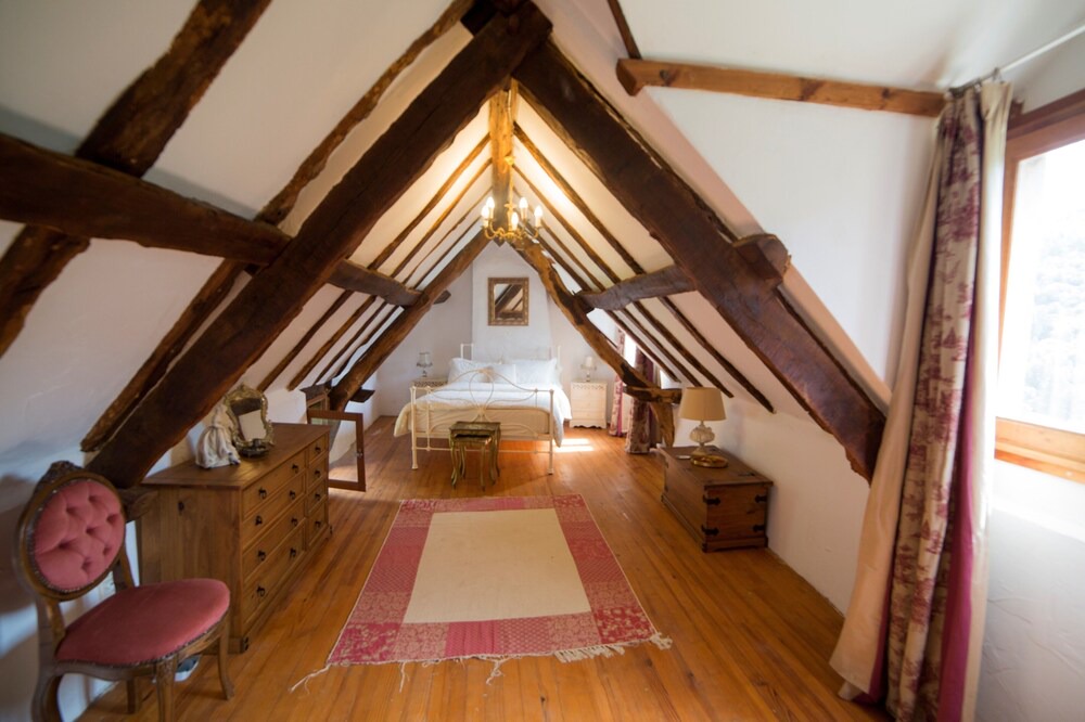 Photo of Bedroom in Bor-et-Bar