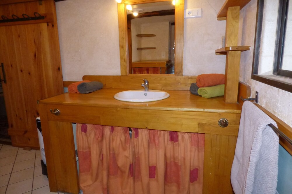 Photo of Bathroom in Loperec