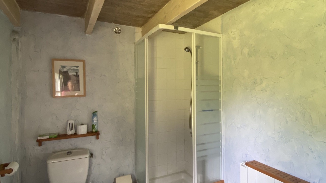 Photo of Bathroom in Guegon