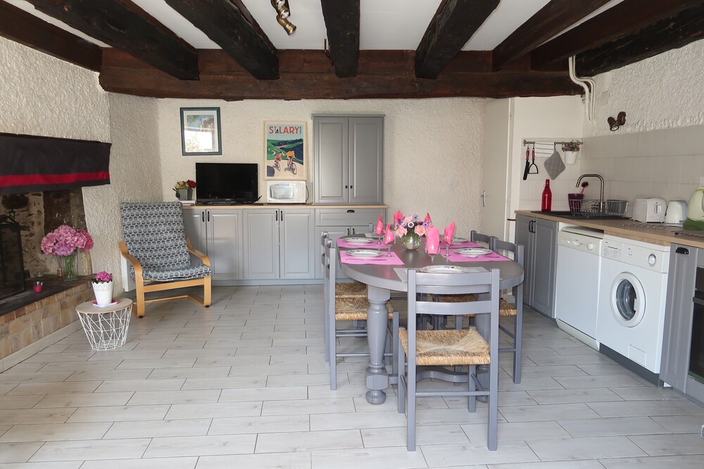 Photo of Livingroom in Cazaux-Frechet-Aneran-Camors