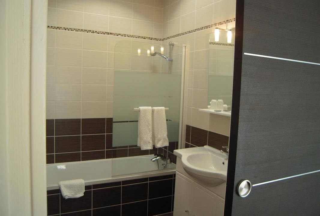 Photo of Bathroom in Le Tour-du-Parc