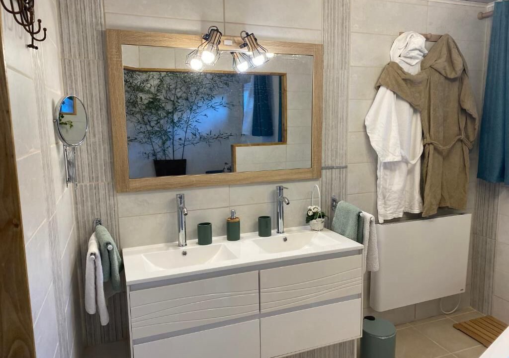 Photo of Bathroom in Cindre