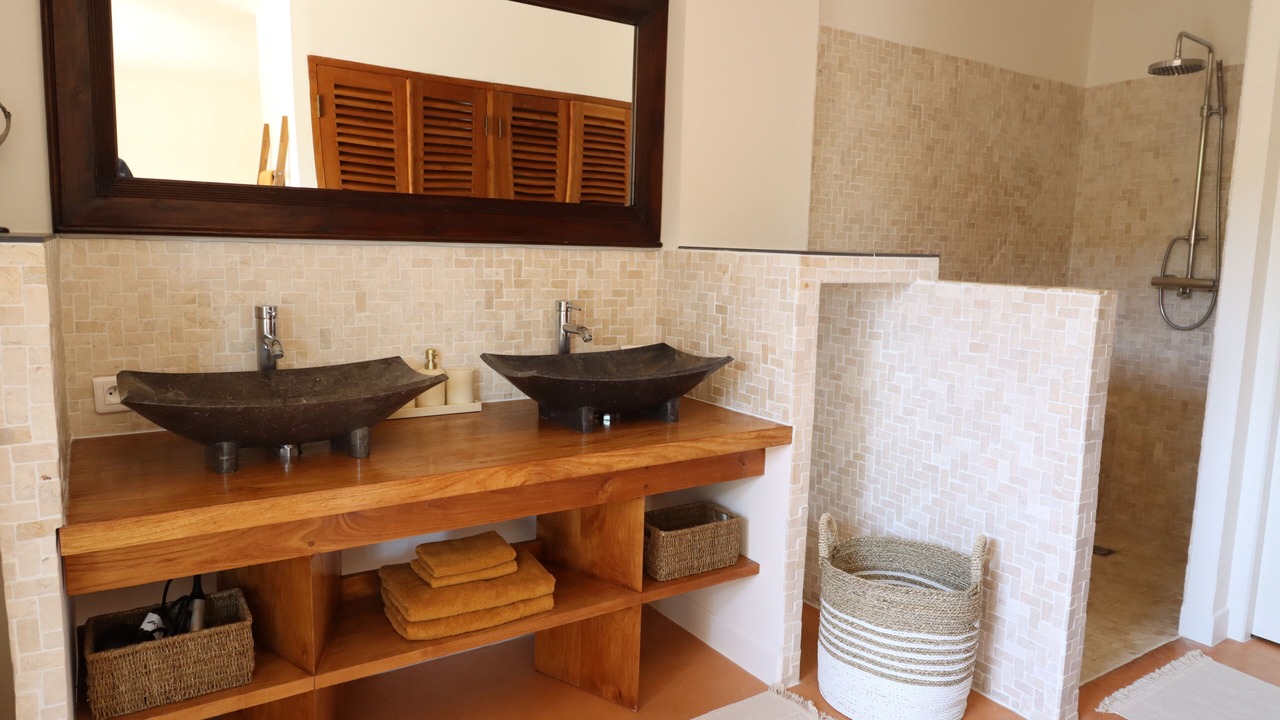 Photo of Bathroom in Saint-Pierre-des-Champs