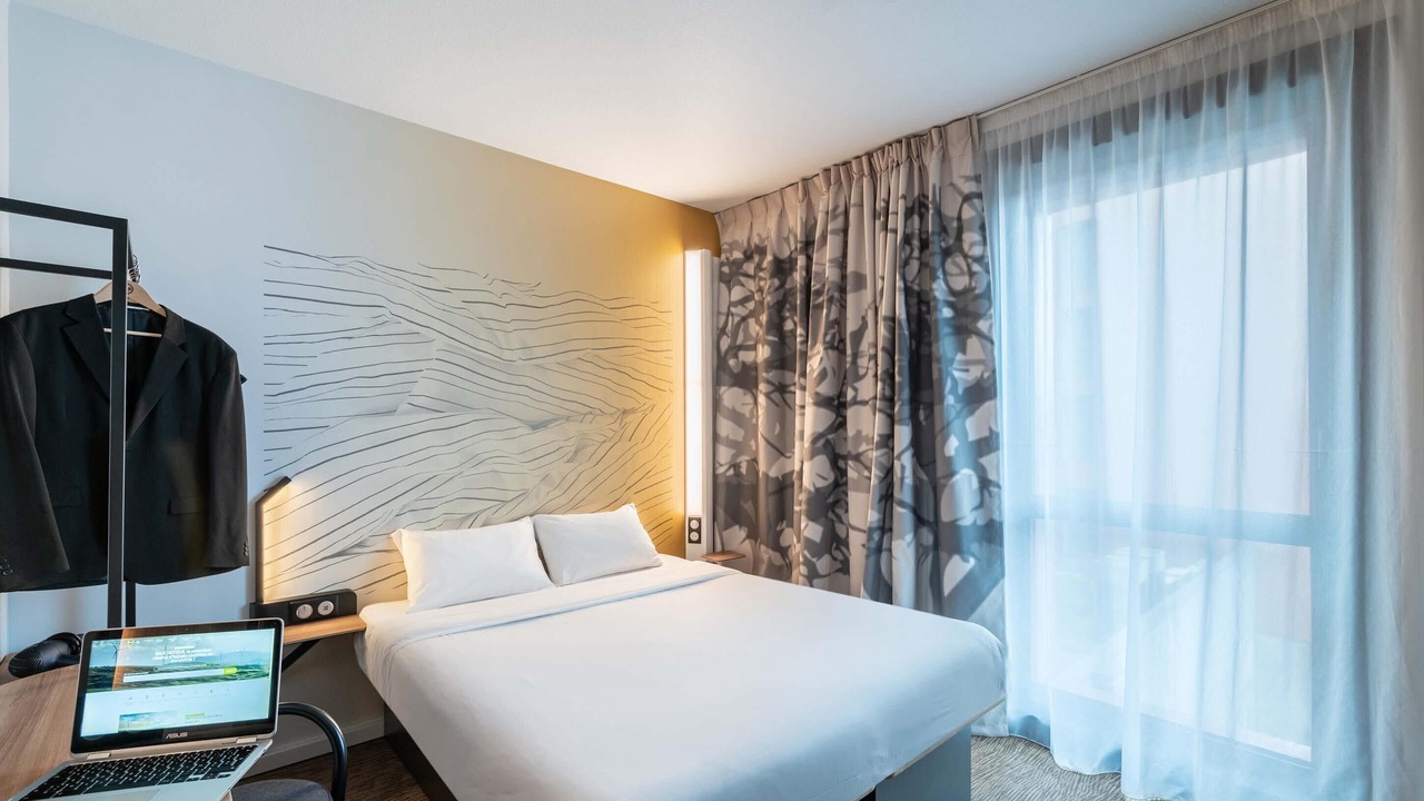 Photo of Bedroom in Hotel-de-Ville