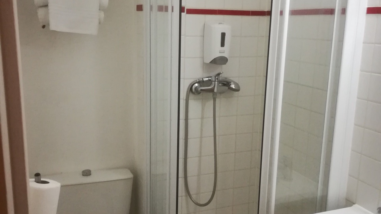 Photo of Bathroom in Issoudun