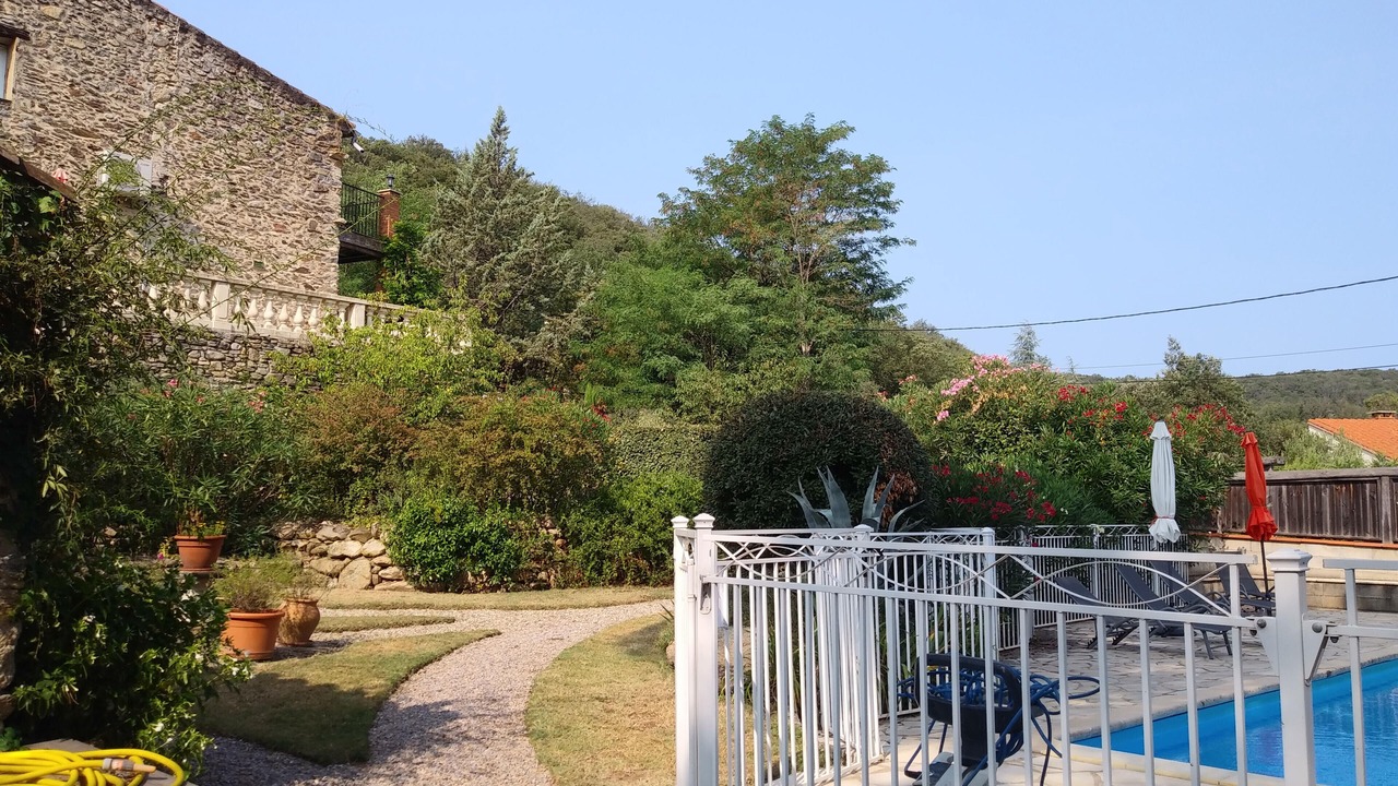Photo of Outdoor in Reynes