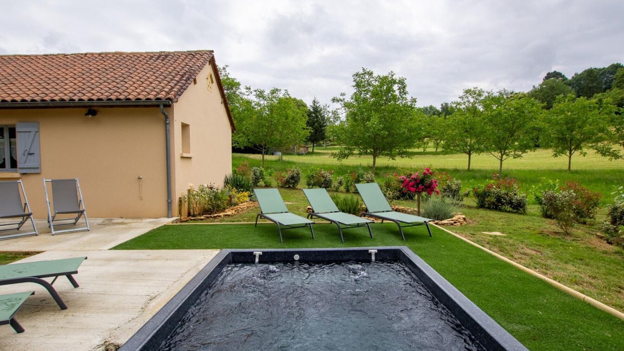 Photo of Outdoor in Sainte-Nathalene