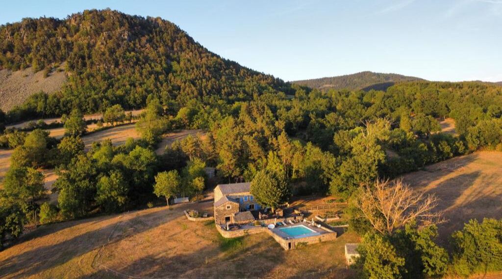 Photo of Outdoor in Saint-Etienne-Lardeyrol