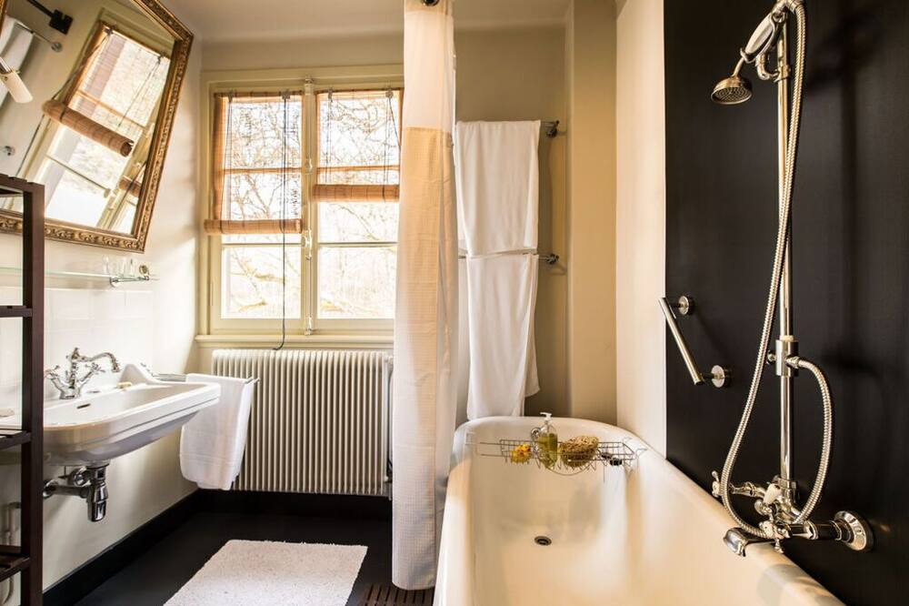 Photo of Bathroom in Dambach