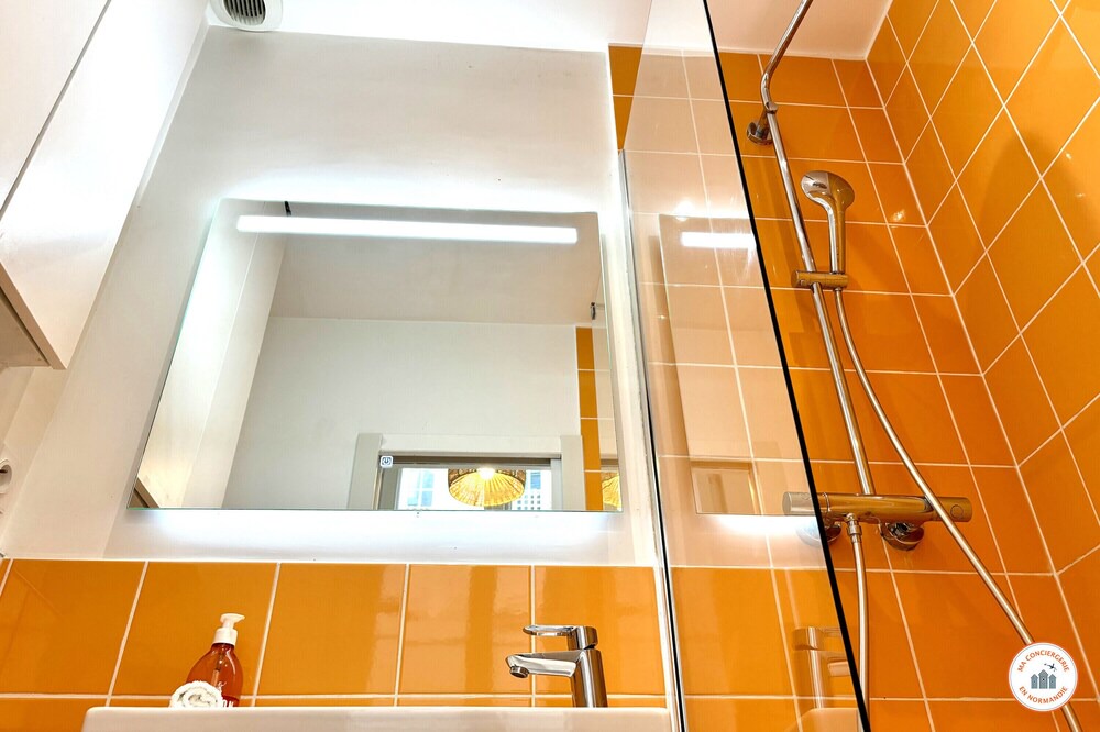 Photo of Bathroom in Downtown Le Havre