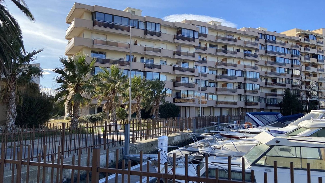 Photo of Buildings in Le Port